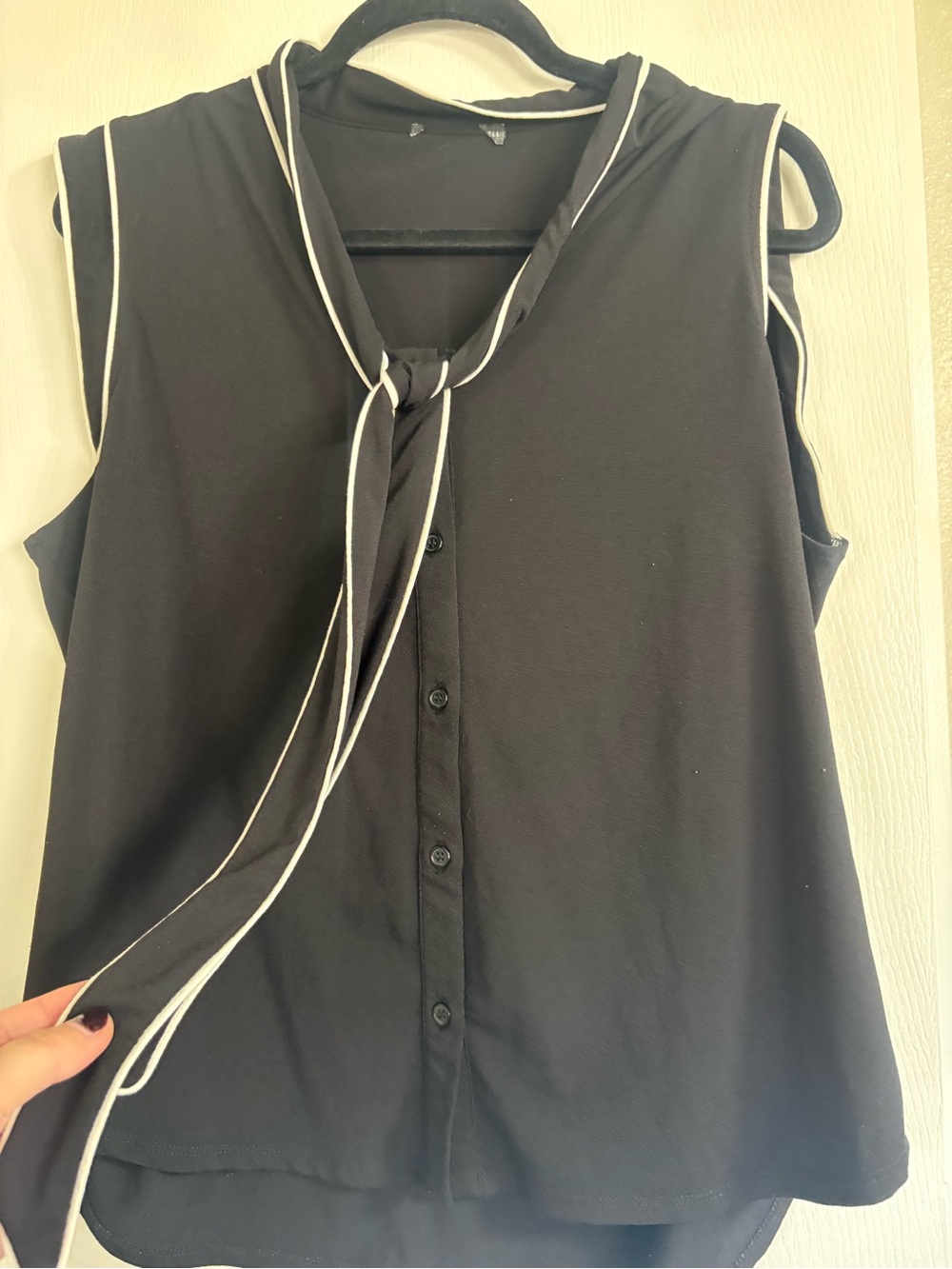 Sleeveless Black Tie-Neck Top with White Piping